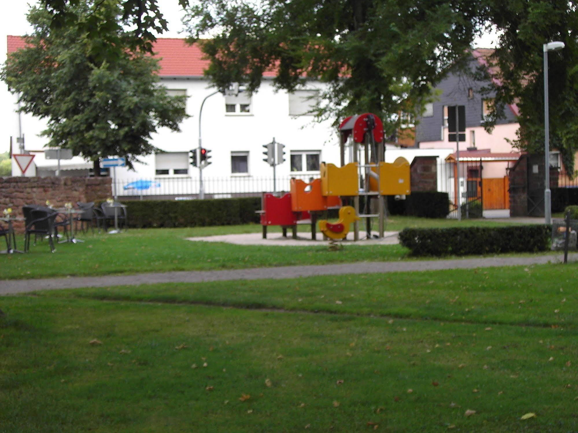 Hotel Hessisches Haus Rossdorf  Exterior foto